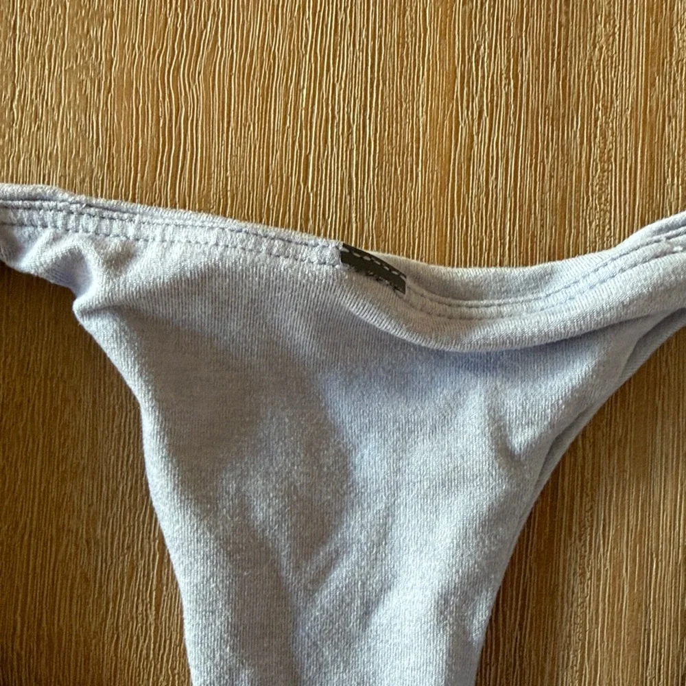 Vuori Halo Performance Crop in Lavender Mist - Picture 3 of 7